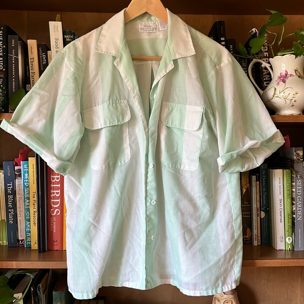 VINTAGE. Eric Bentley. Lightweight, sea foam and white striped button up.